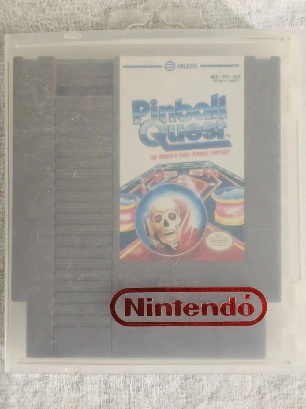 NES Game Holder Vintage Plastic Clamshell Case Nintendo Storage Protector Box